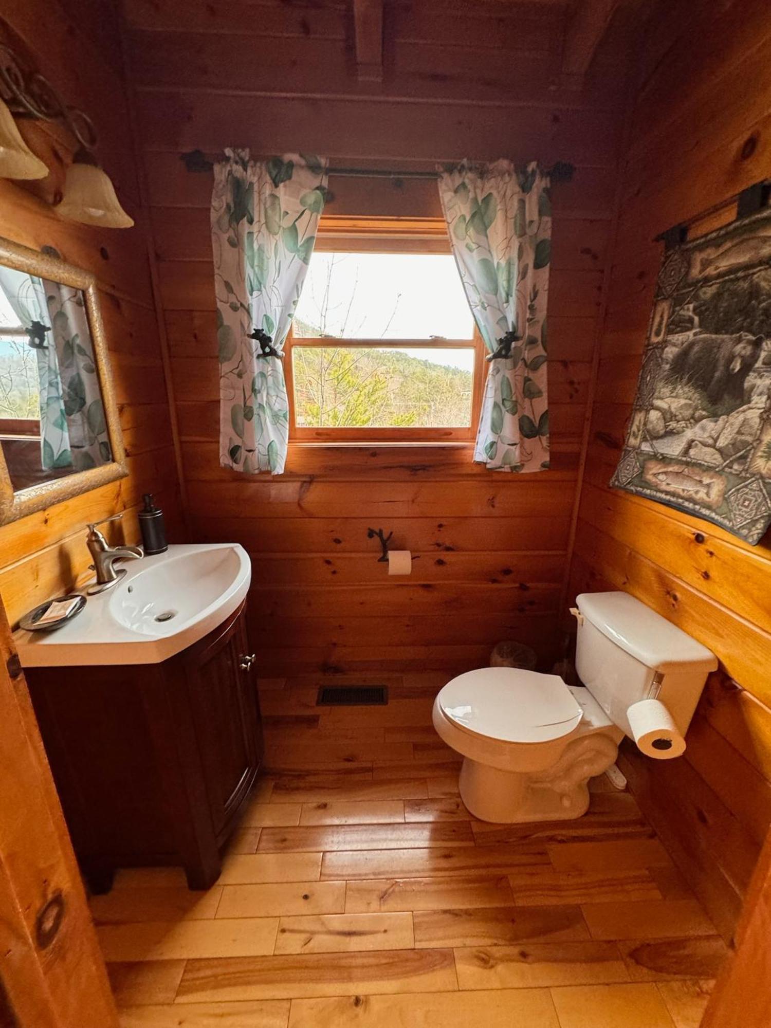 Smoky Paws - Exceptional Cabin, Stunning Mountain Views, Hot Tub, Tranquil, Gigabit Internet, Free L2 Ev Pigeon Forge Εξωτερικό φωτογραφία
