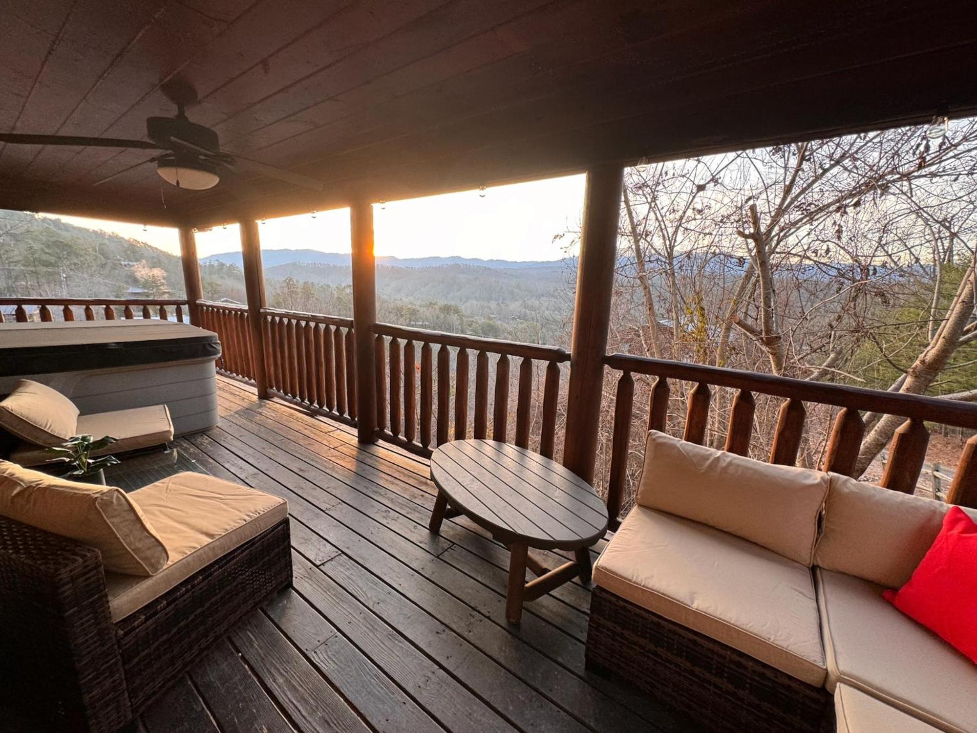 Smoky Paws - Exceptional Cabin, Stunning Mountain Views, Hot Tub, Tranquil, Gigabit Internet, Free L2 Ev Pigeon Forge Εξωτερικό φωτογραφία