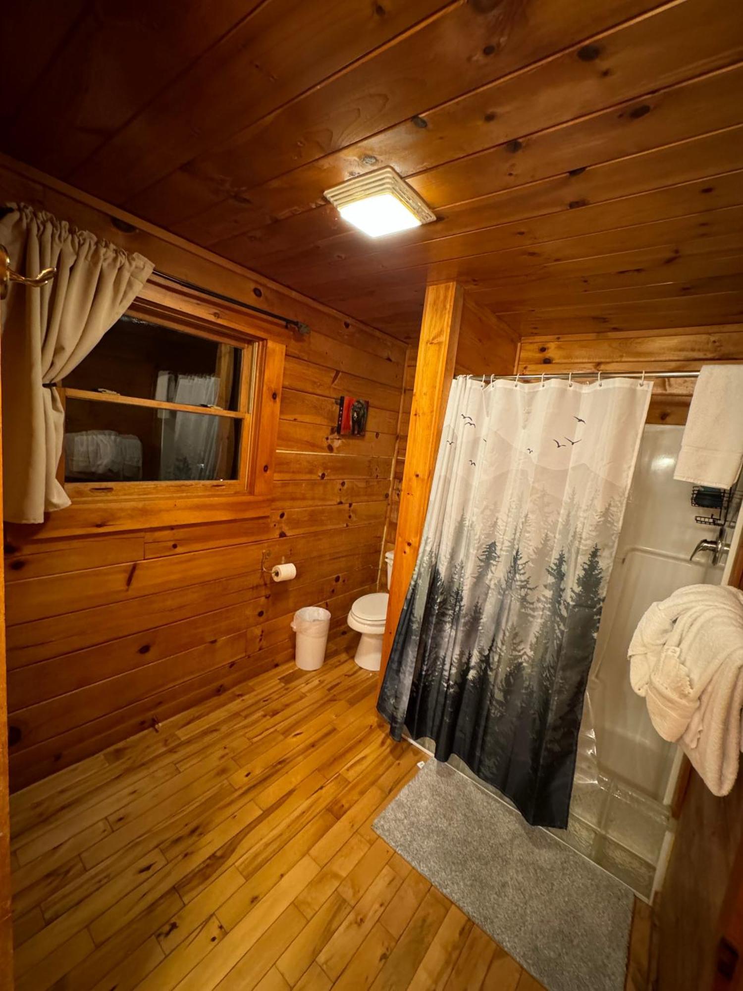 Smoky Paws - Exceptional Cabin, Stunning Mountain Views, Hot Tub, Tranquil, Gigabit Internet, Free L2 Ev Pigeon Forge Εξωτερικό φωτογραφία